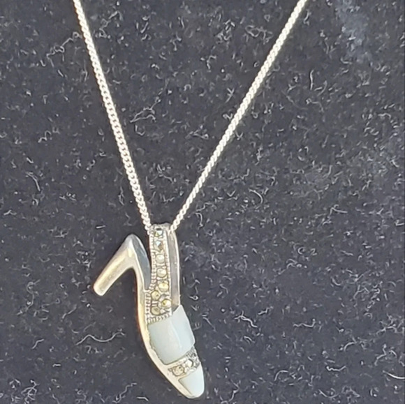 Sterling Silver Cinderella's‎ Slipper Necklace - Picture 1 of 5
